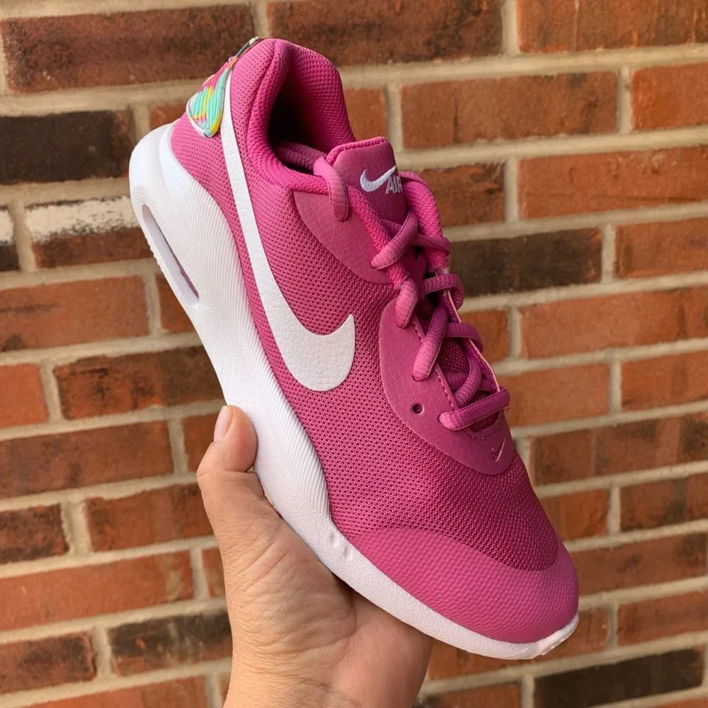 Nike air max oketo mc big girls sneakers  size‎ 5.5